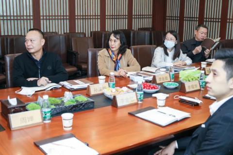 罗湖区人大常委副主任谭会茹一行莅临非凡娱乐调研