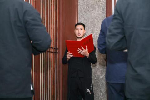 罗湖区人大常委副主任谭会茹一行莅临非凡娱乐调研