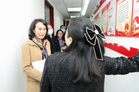 罗湖区人大常委副主任谭会茹一行莅临非凡娱乐调研
