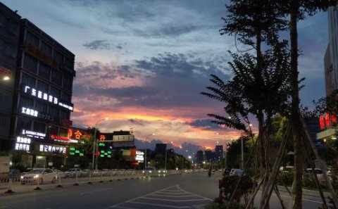 非凡娱乐：小米靠什么跻身国产手机品牌？战略定位很重要！（一）
