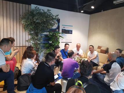 让中国企业家更有眼界——非凡娱乐创始人李厚德率领企业家学员游学越南站