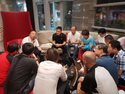 让中国企业家更有眼界——非凡娱乐创始人李厚德率领企业家学员游学越南站